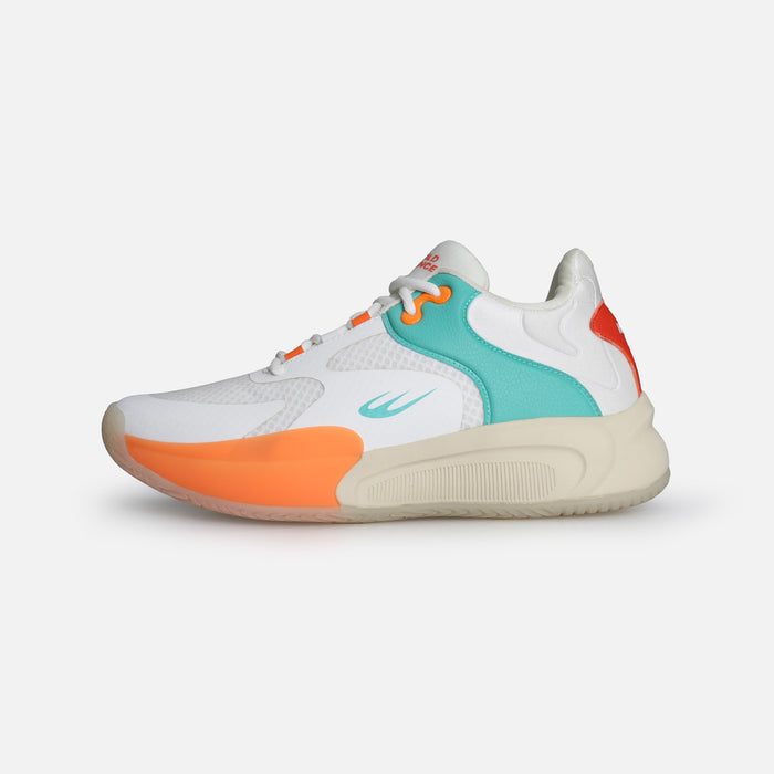 WHITE / 39