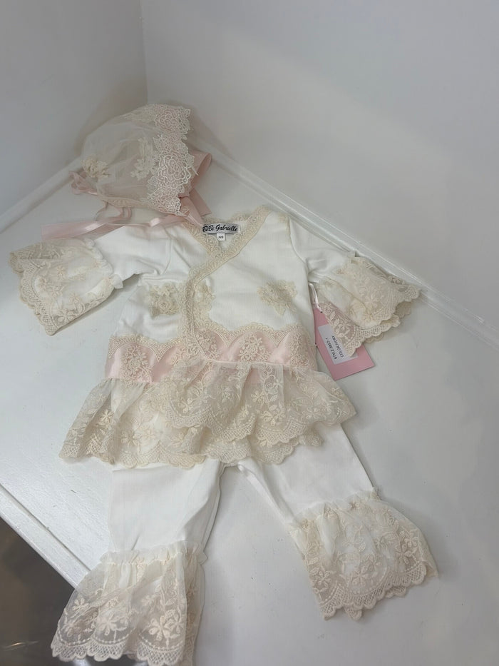 Blushing Heirloom Lace Take-Home Set