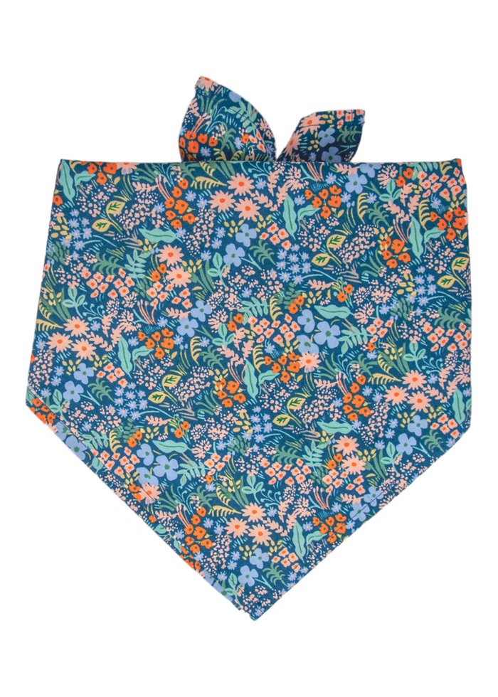 Make every walk a wildflower moment with this tie-on dog bandana, bursting with colorful blooms on a navy background—fresh, fun, and photo-ready!