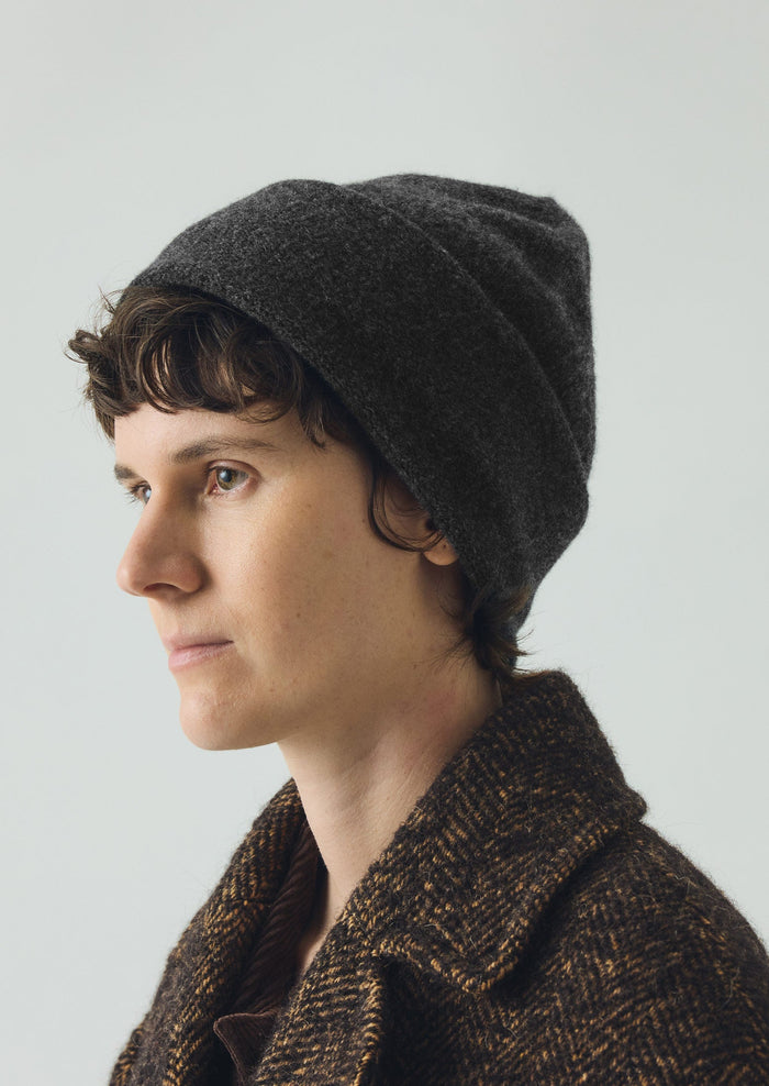 Washed Lambswool Beanie | Charcoal